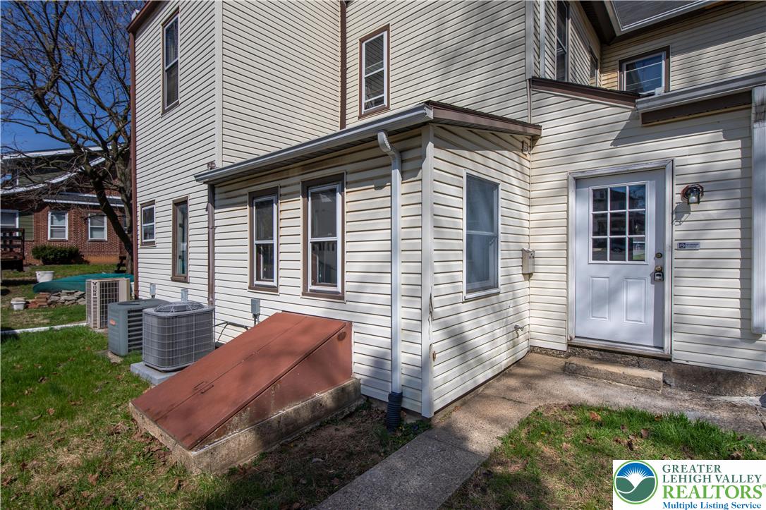 2204 Northampton Street Property Photo 5