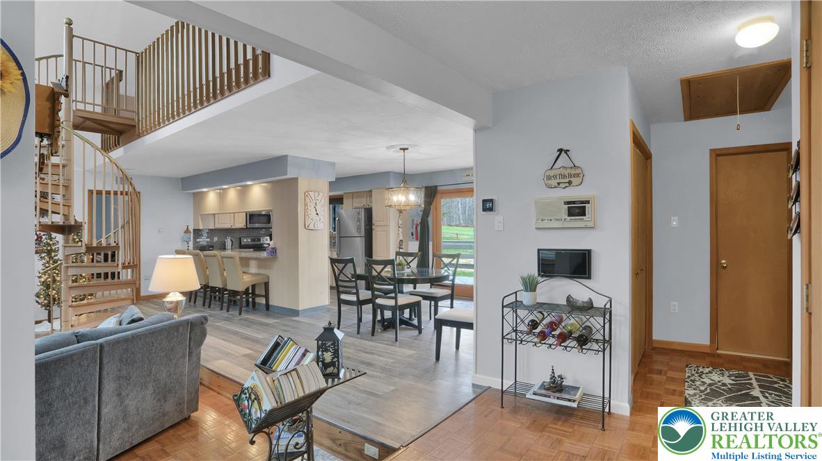 33 Rock Ridge Road Property Photo 5