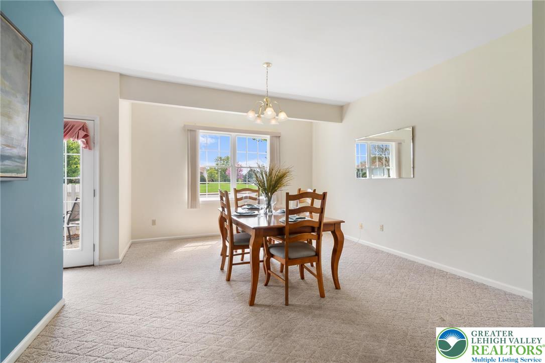 2504 Rolling Green Drive Property Photo 11