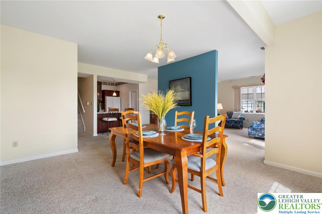 2504 Rolling Green Drive Property Photo 12