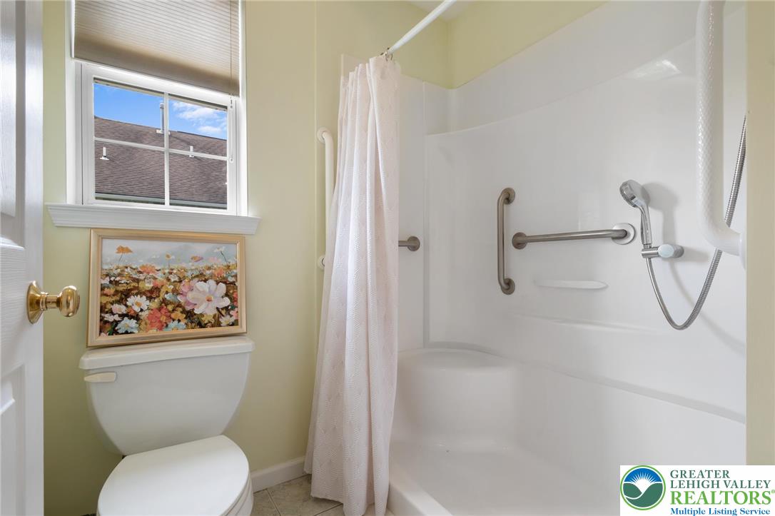 2504 Rolling Green Drive Property Photo 16