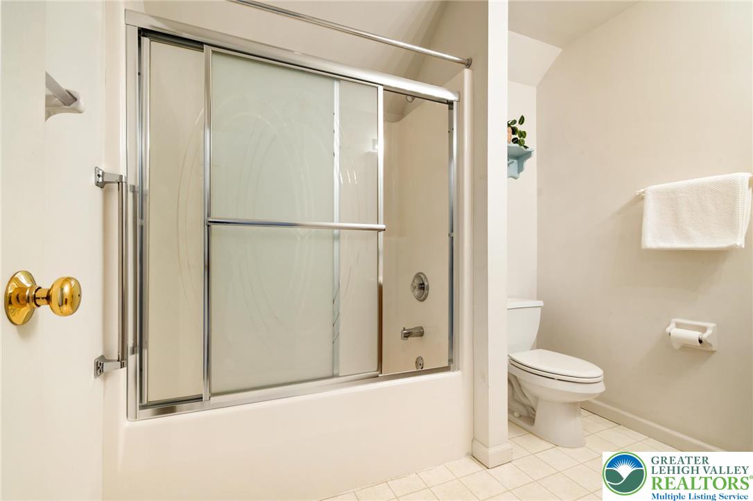 2504 Rolling Green Drive Property Photo 22