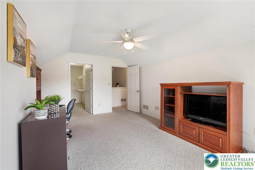 2504 Rolling Green Drive Property Photo 24