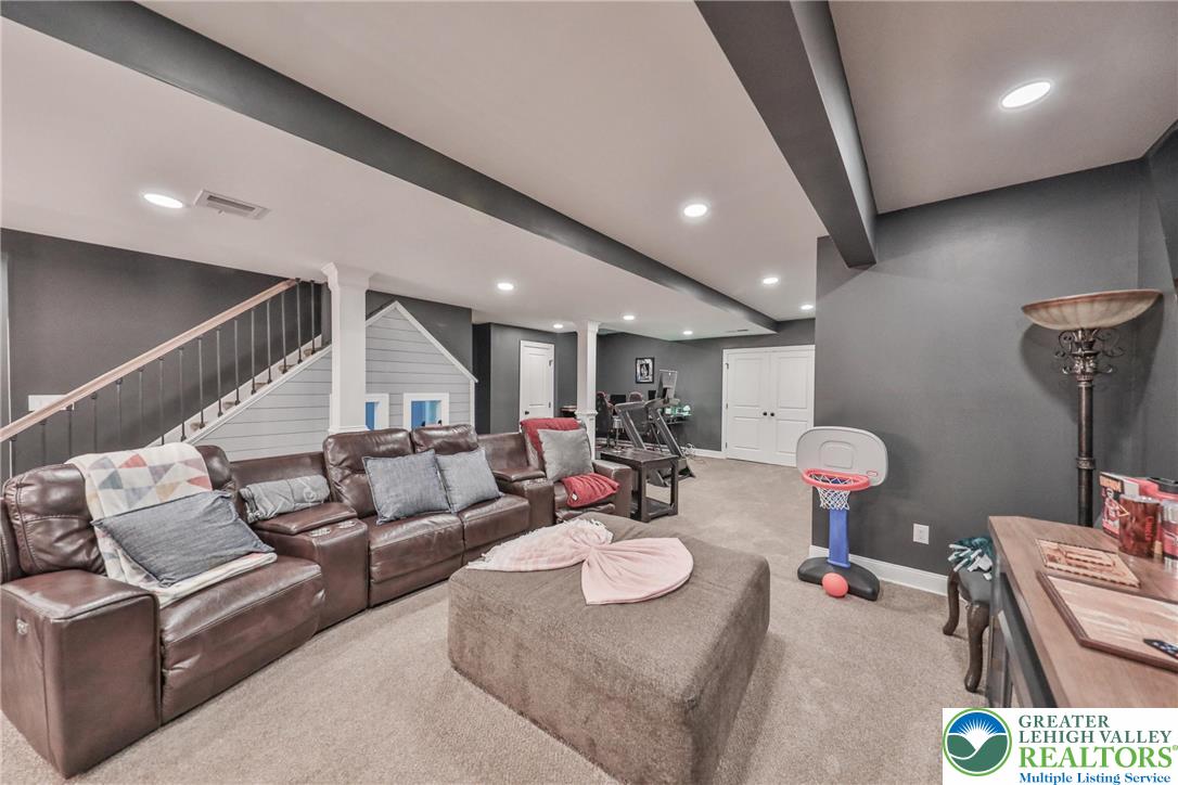 912 Fairway Drive Property Photo 26