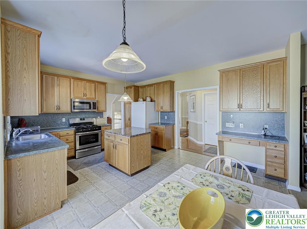 4217 Shadowstone Drive Property Photo 17