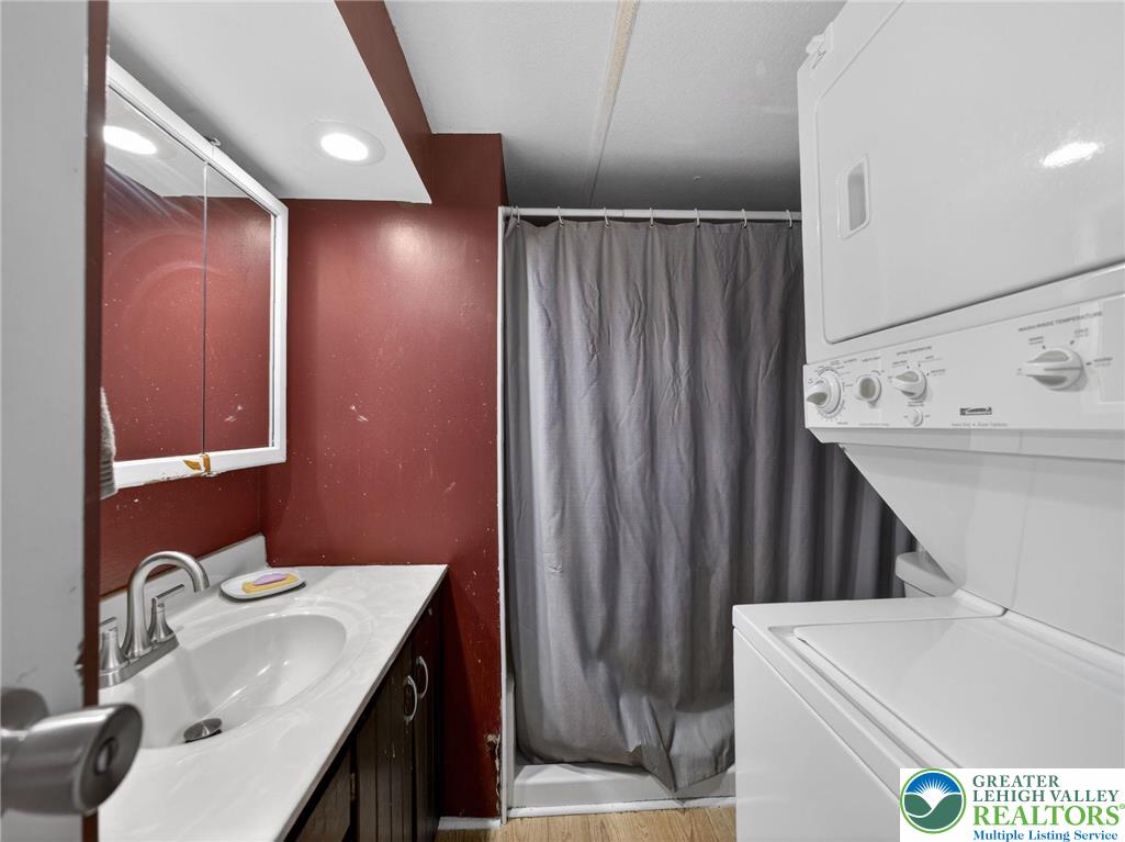 23 Roth Avenue Property Photo 9
