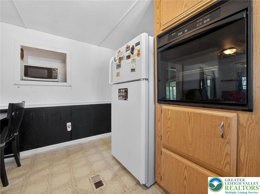 23 Roth Avenue Property Photo 13