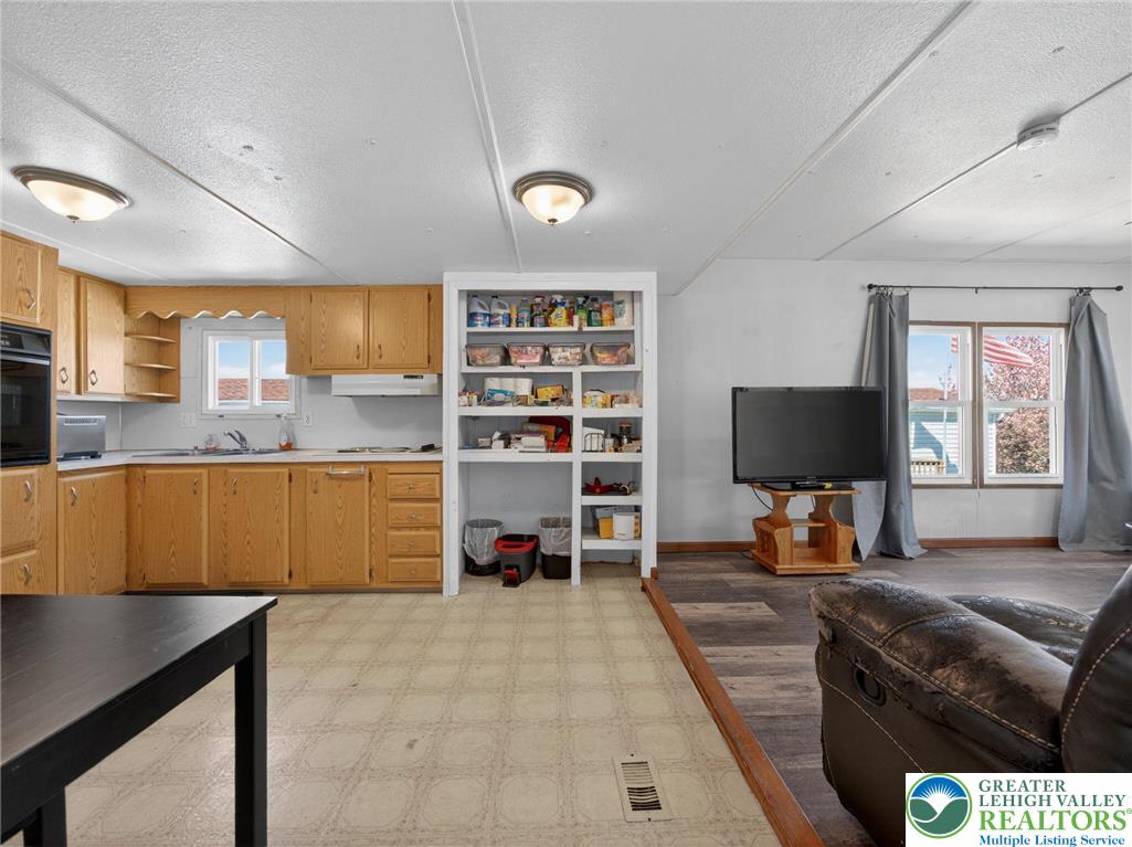 23 Roth Avenue Property Photo 16