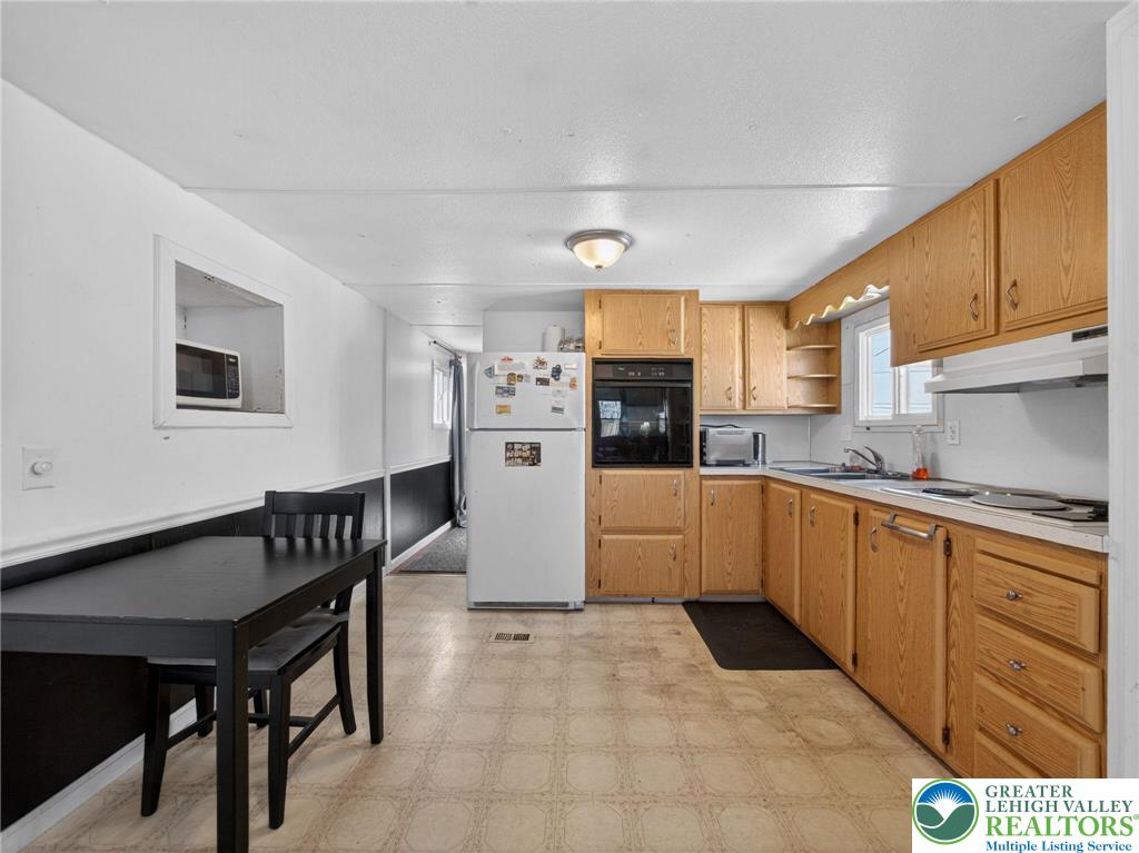 23 Roth Avenue Property Photo 17