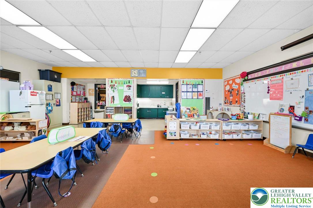 855 Lincoln Avenue Property Photo 18