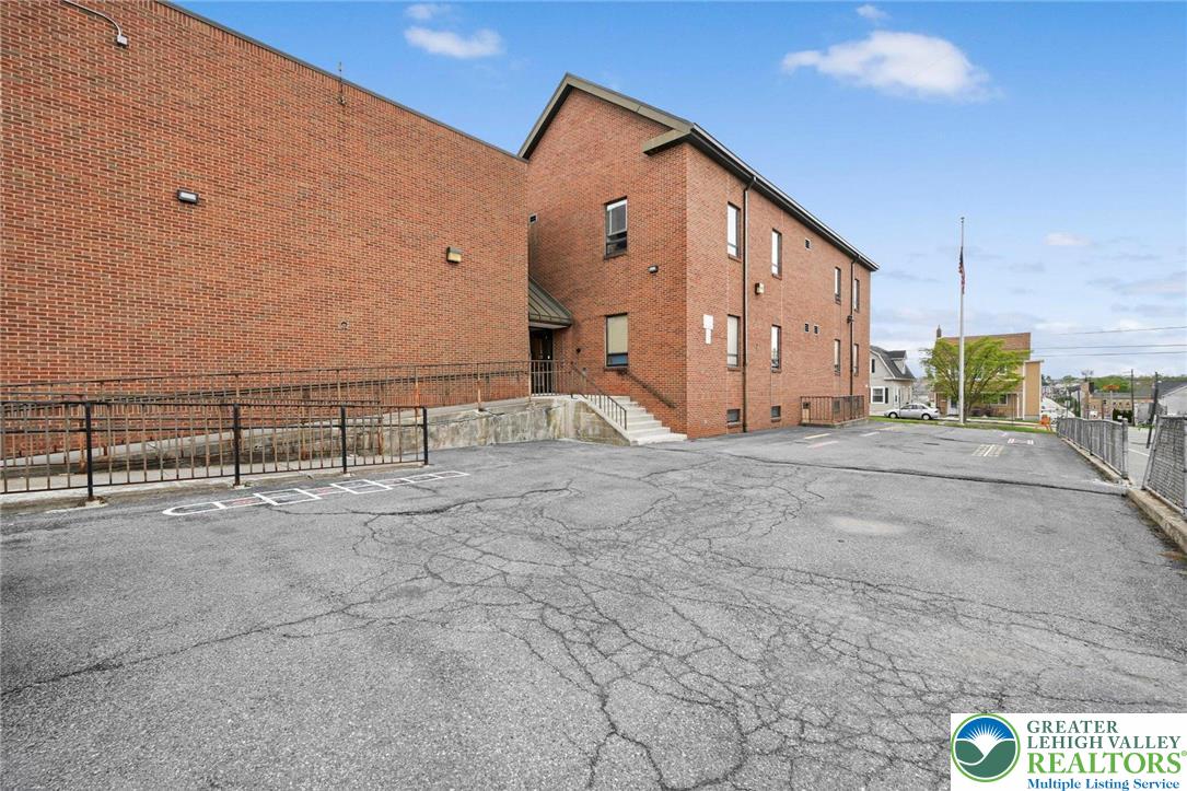 855 Lincoln Avenue Property Photo 72