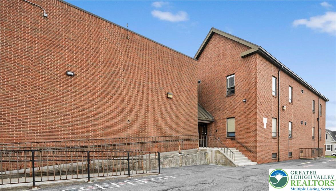 855 Lincoln Avenue Property Photo 73