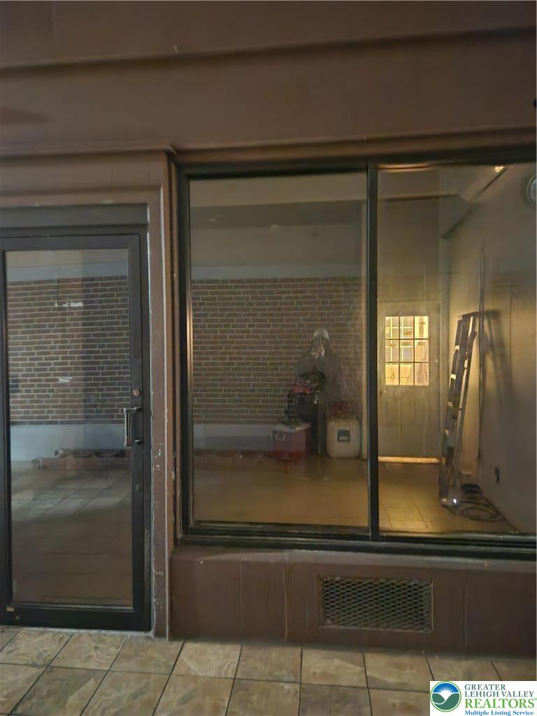 81 West Broad Street Property Photo 23
