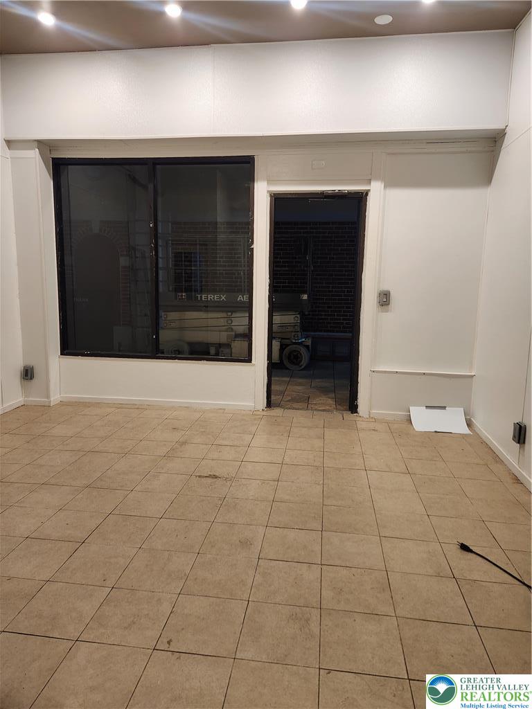 81 West Broad Street Property Photo 25