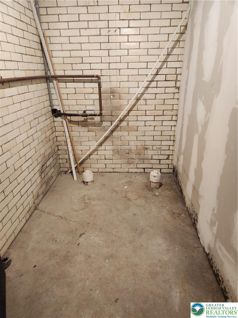 81 West Broad Street Property Photo 28
