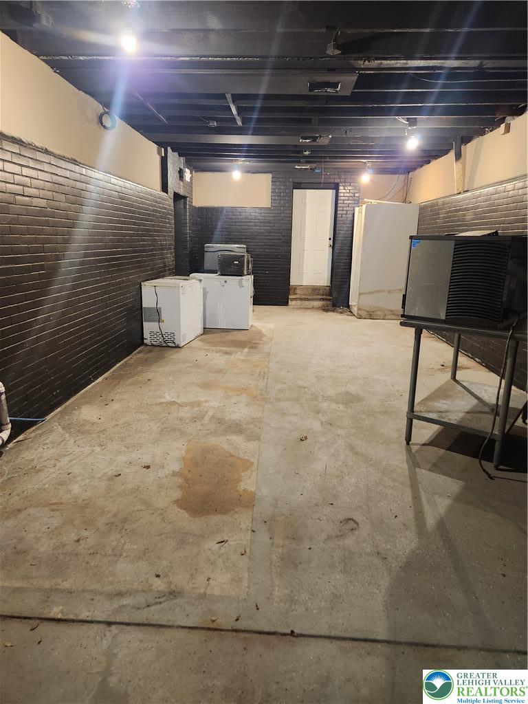 81 West Broad Street Property Photo 35