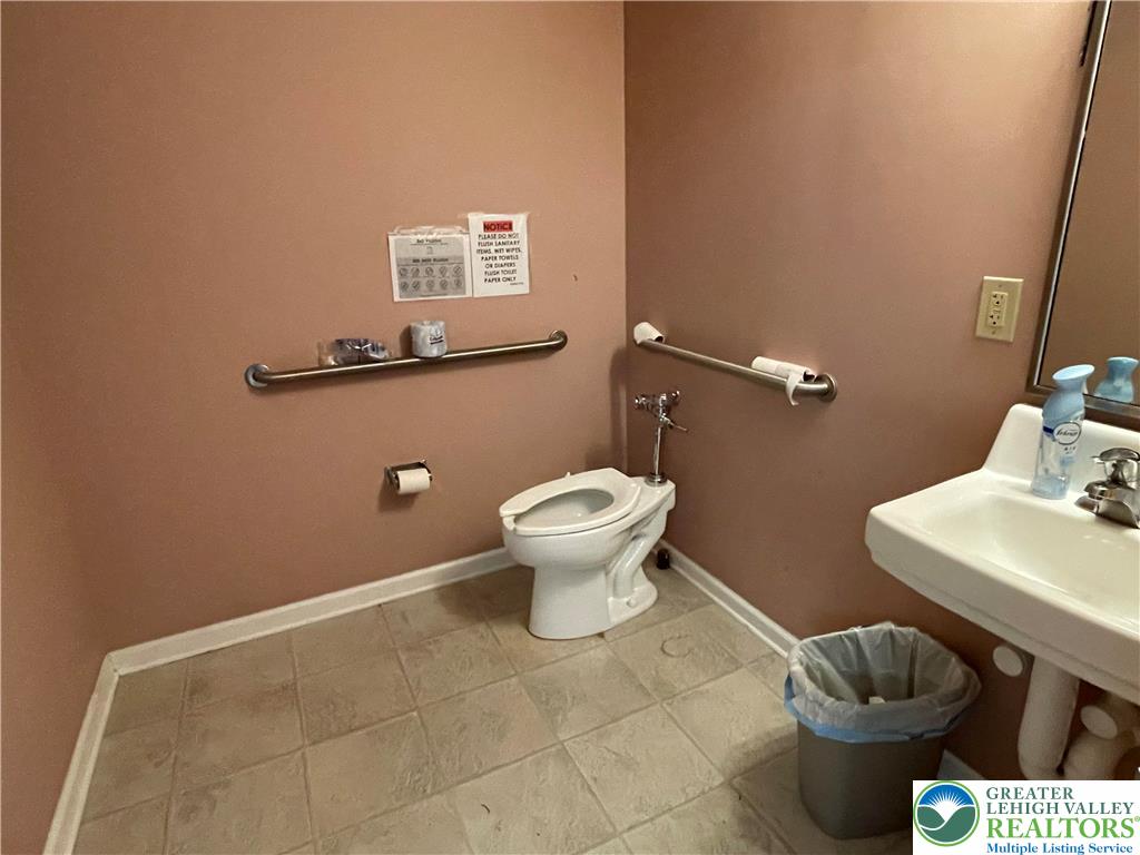 701 Union Boulevard Property Photo 7