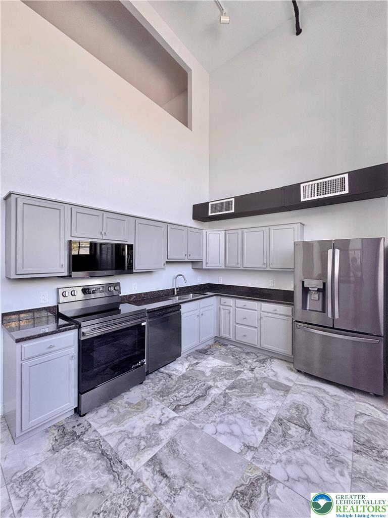 11 West 2nd Street 101 Property Photo 6