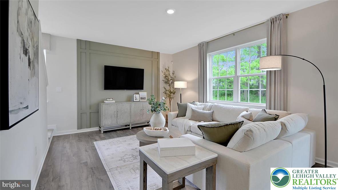 143 Winding Road Property Photo 10