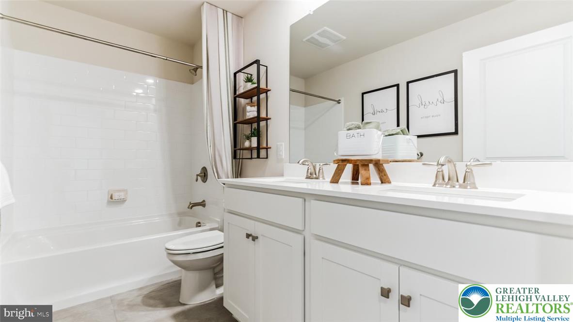 143 Winding Road Property Photo 17