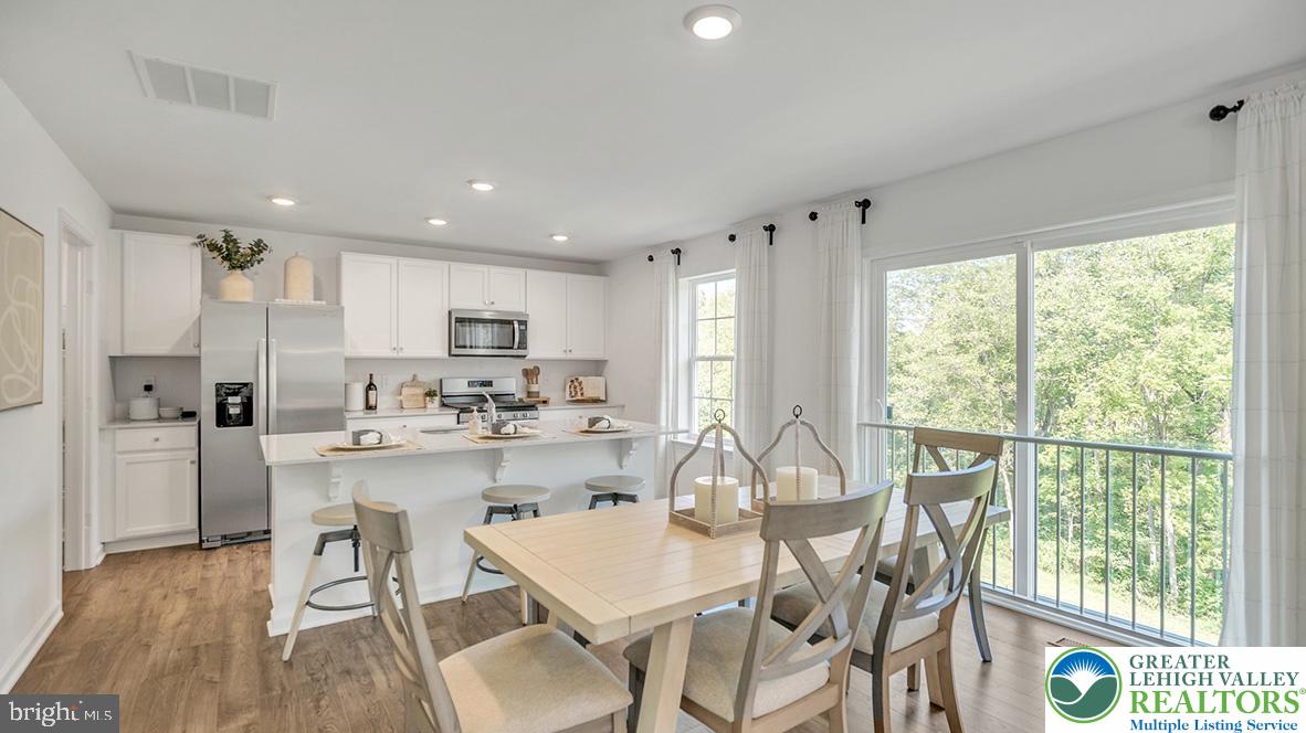 141 Winding Road Property Photo 7