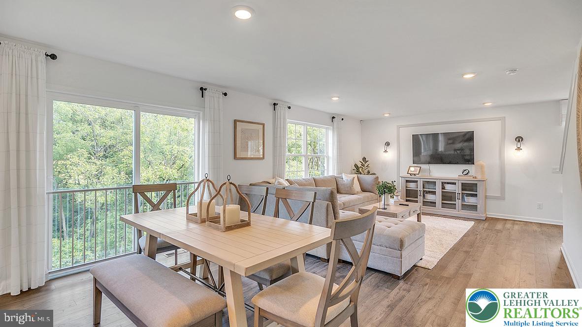 141 Winding Road Property Photo 8