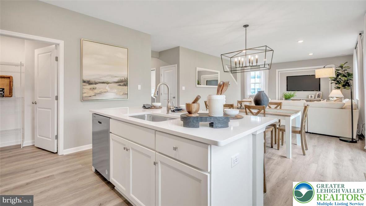 141 Winding Road Property Photo 19