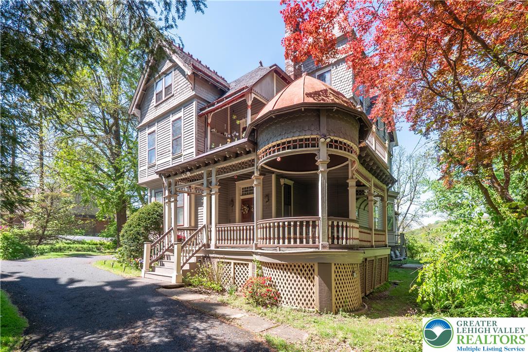 1321 Bushkill Street Property Photo 2