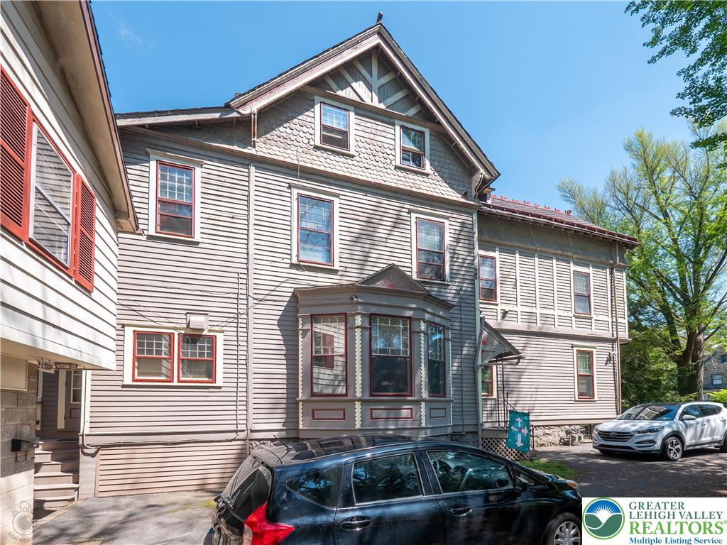 1321 Bushkill Street Property Photo 5