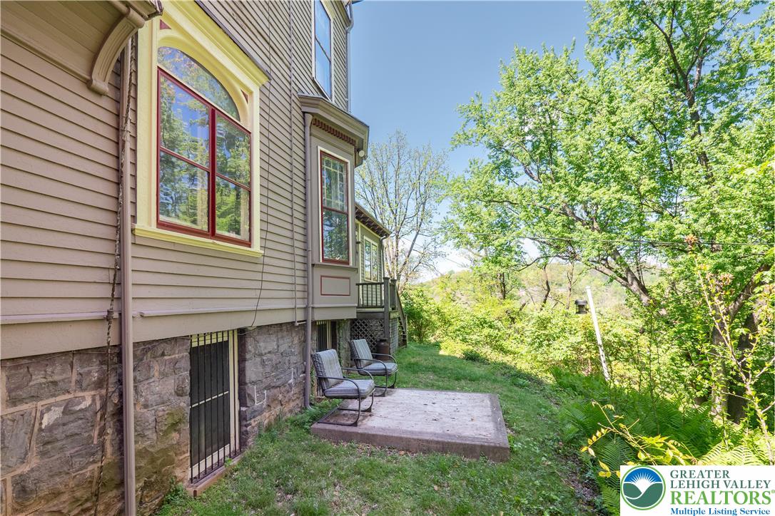 1321 Bushkill Street Property Photo 7