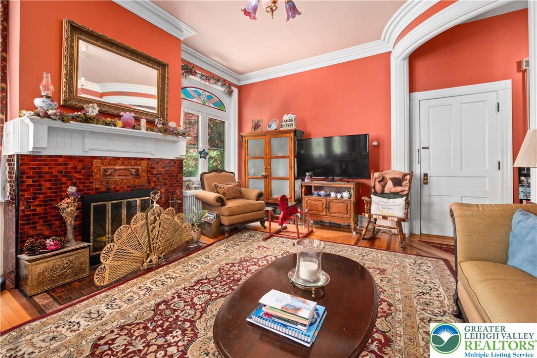 1321 Bushkill Street Property Photo 9