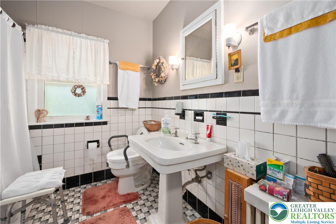 1321 Bushkill Street Property Photo 22
