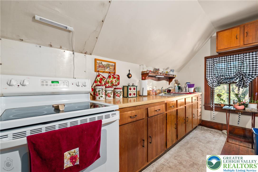1321 Bushkill Street Property Photo 28