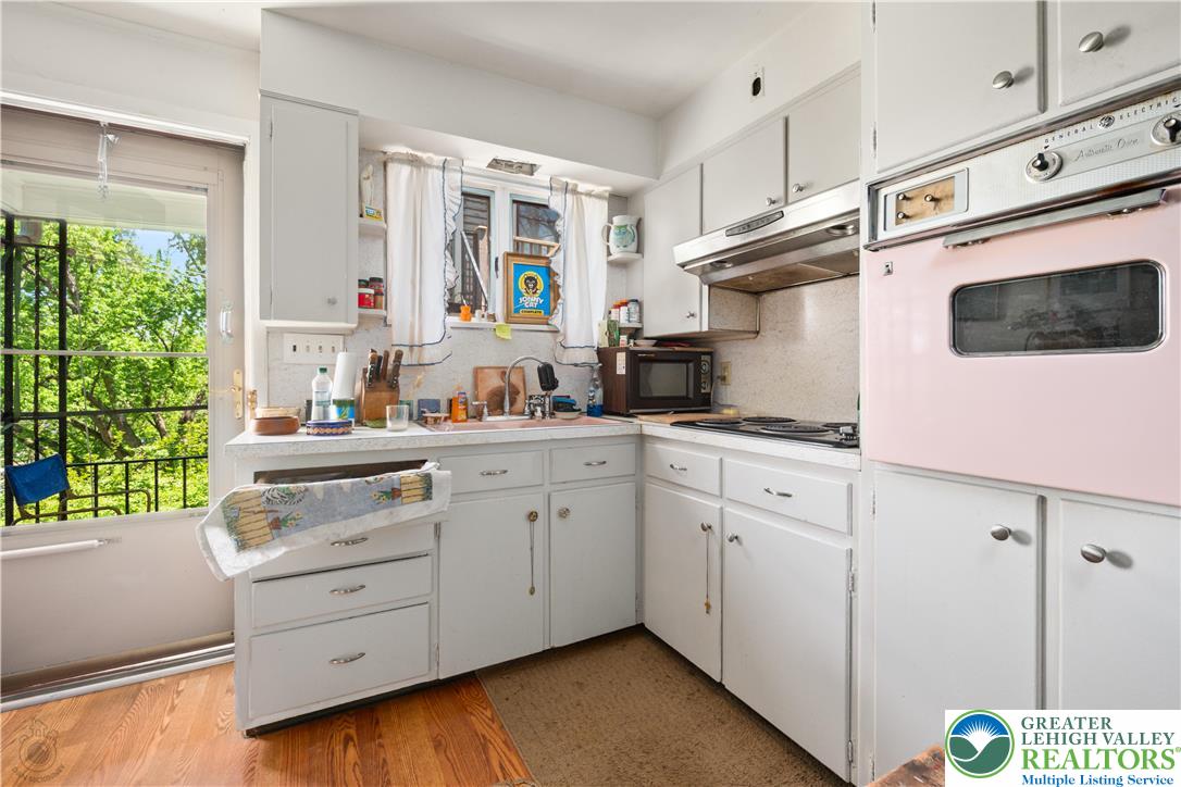 1321 Bushkill Street Property Photo 38