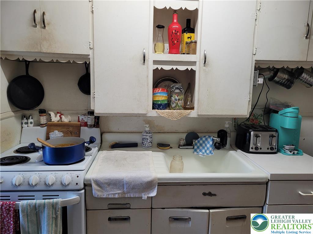 1801 Greenleaf Street Property Photo 9