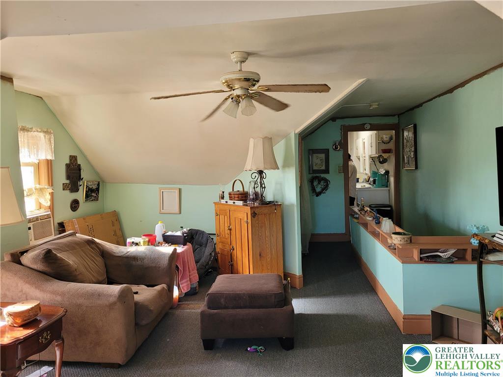 1801 Greenleaf Street Property Photo 10