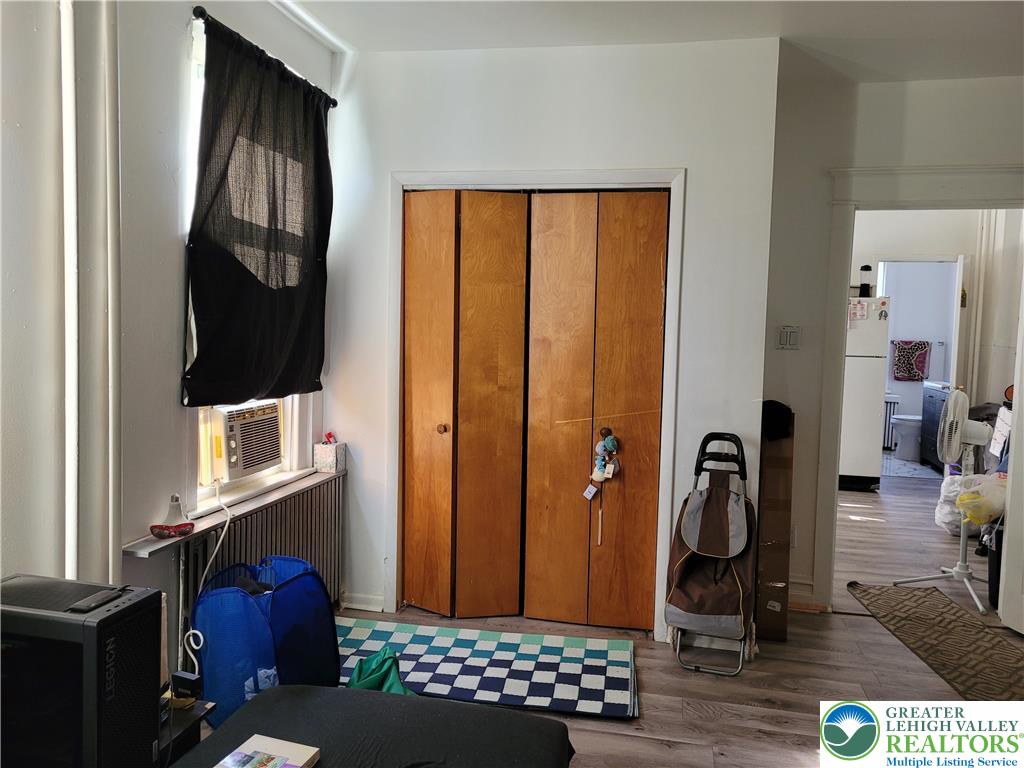 1801 Greenleaf Street Property Photo 14