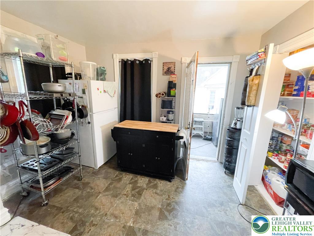 209 East South Street Property Photo 25