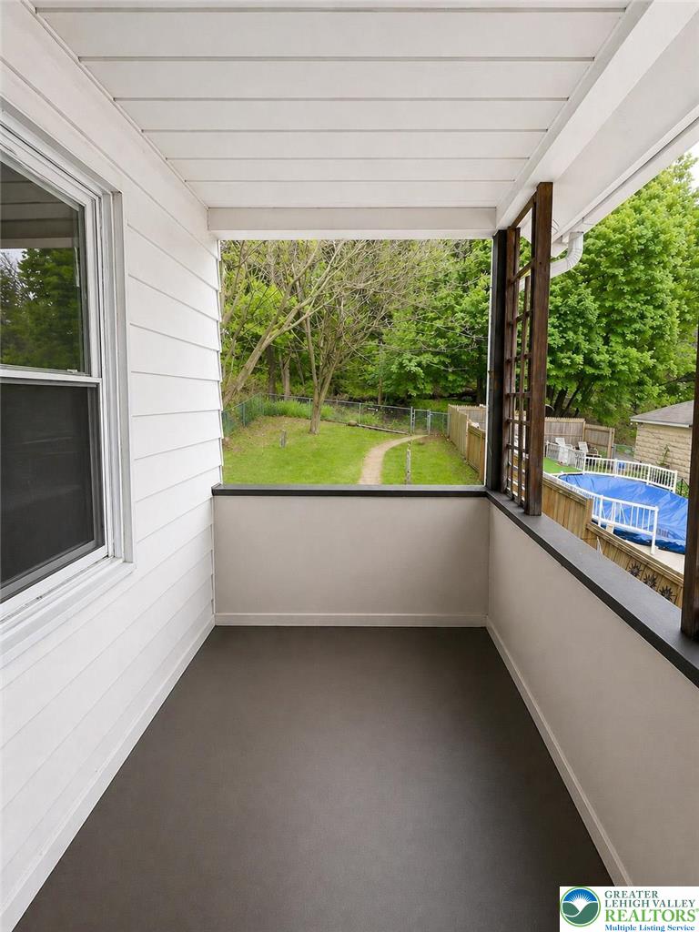 209 East South Street Property Photo 26