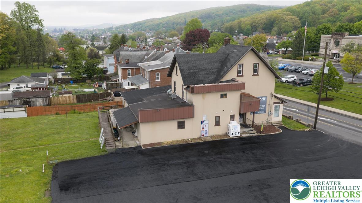 1635 Broadway Property Photo 1