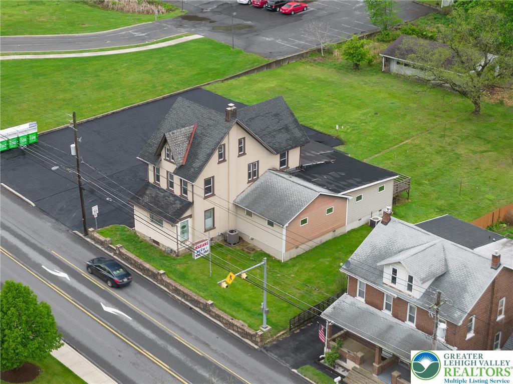 1635 Broadway Property Photo 4