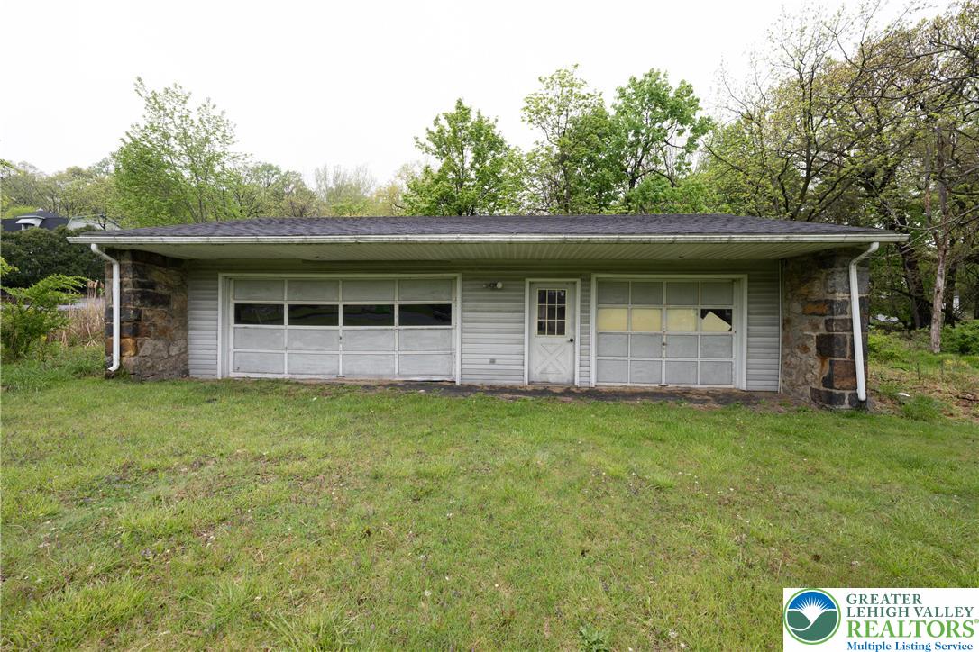1635 Broadway Property Photo 9