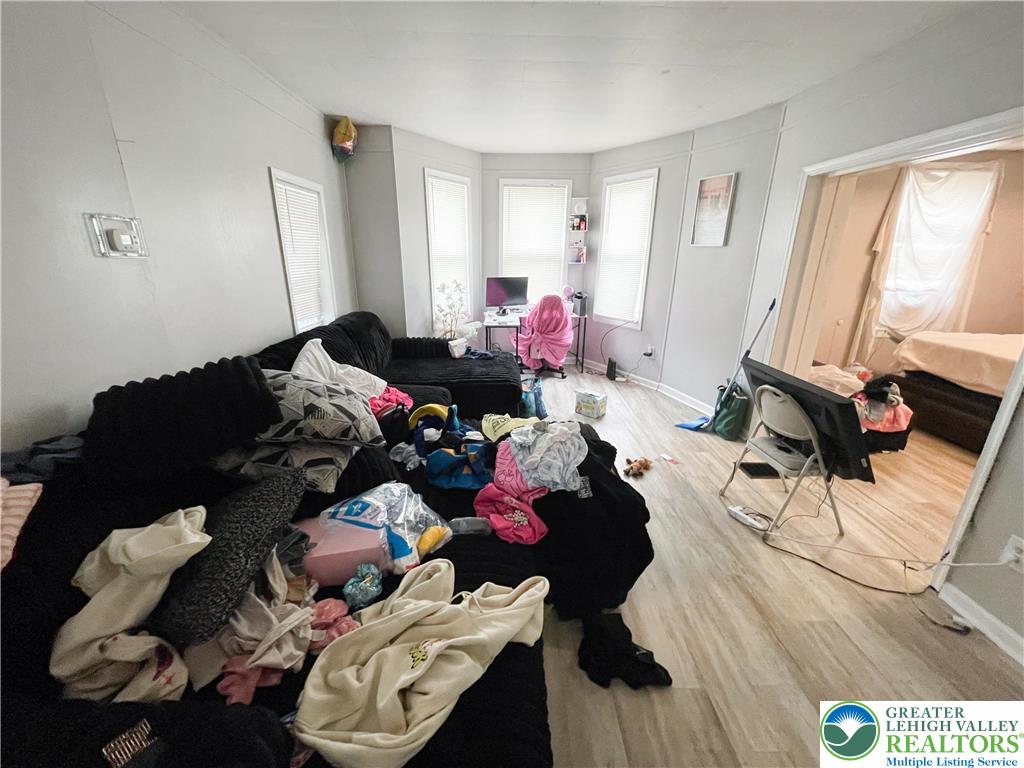 209 East South Street Property Photo 13