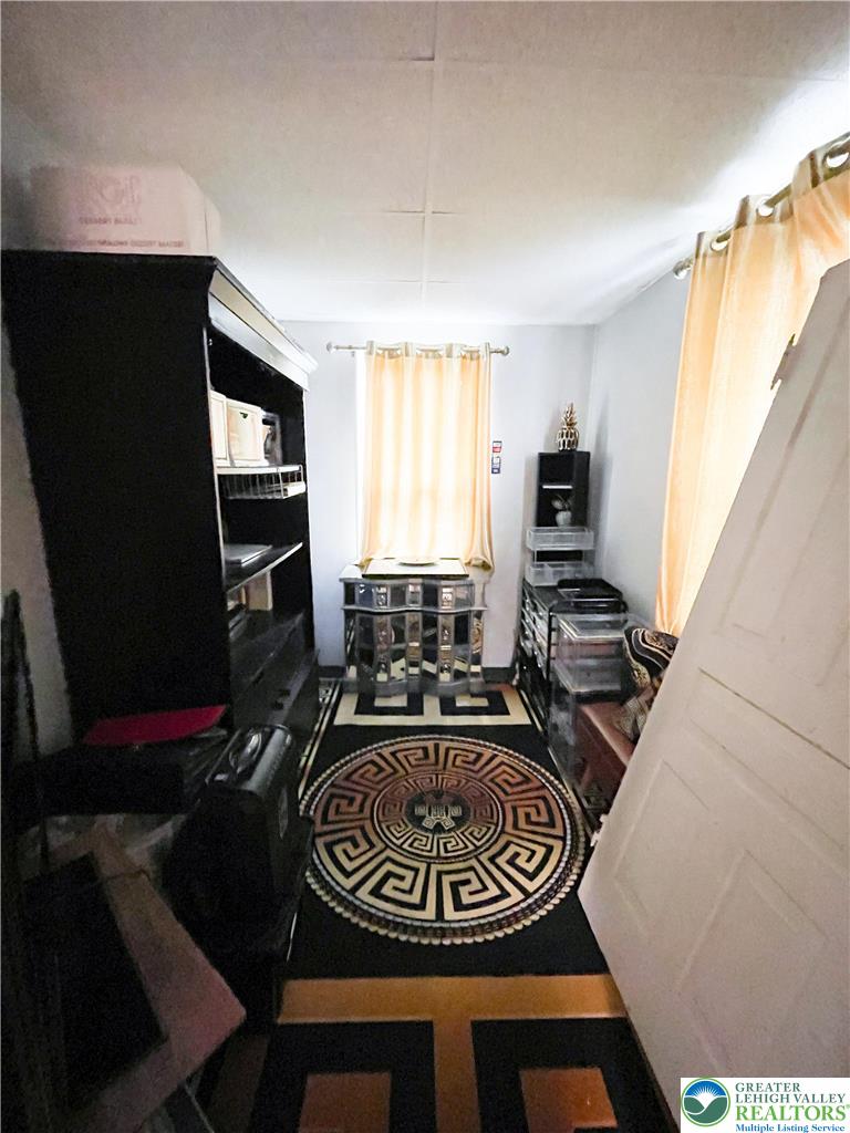 209 East South Street Property Photo 17