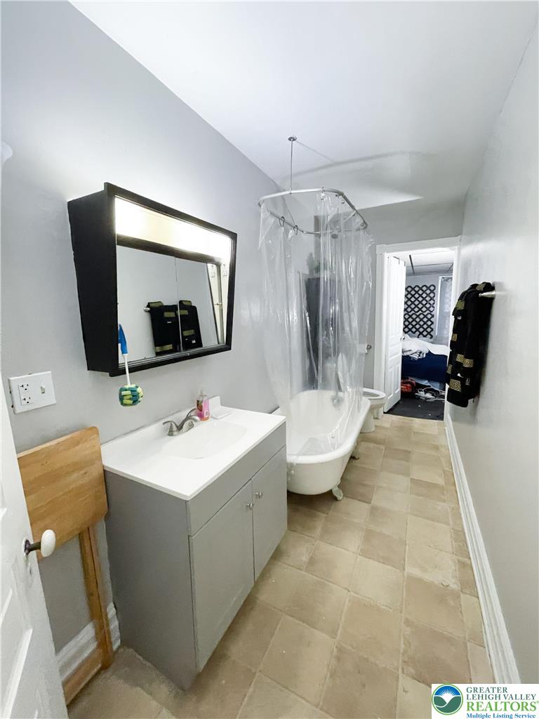 209 East South Street Property Photo 19