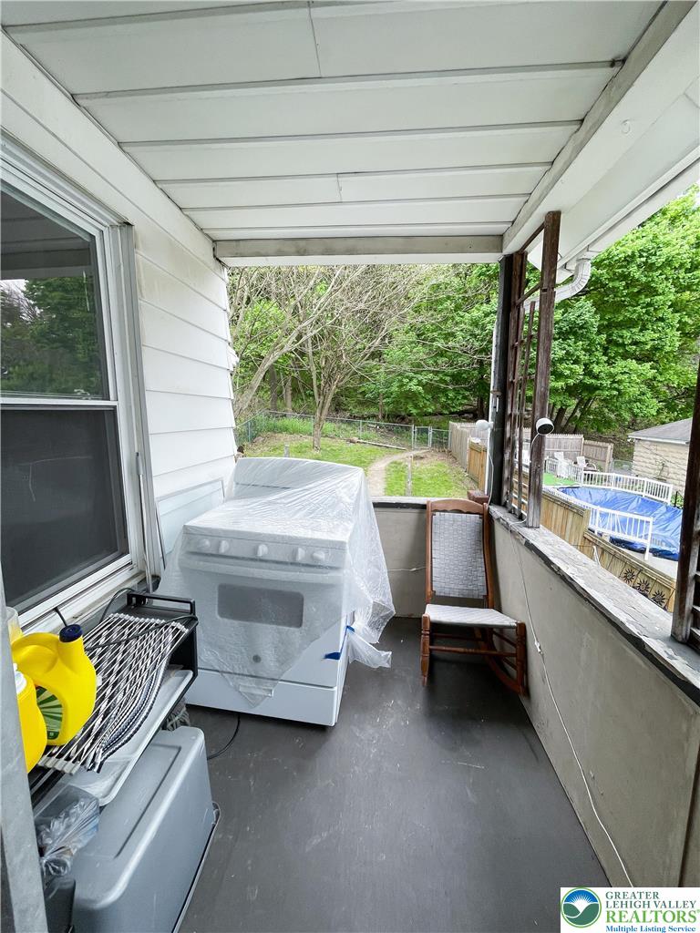 209 East South Street Property Photo 24