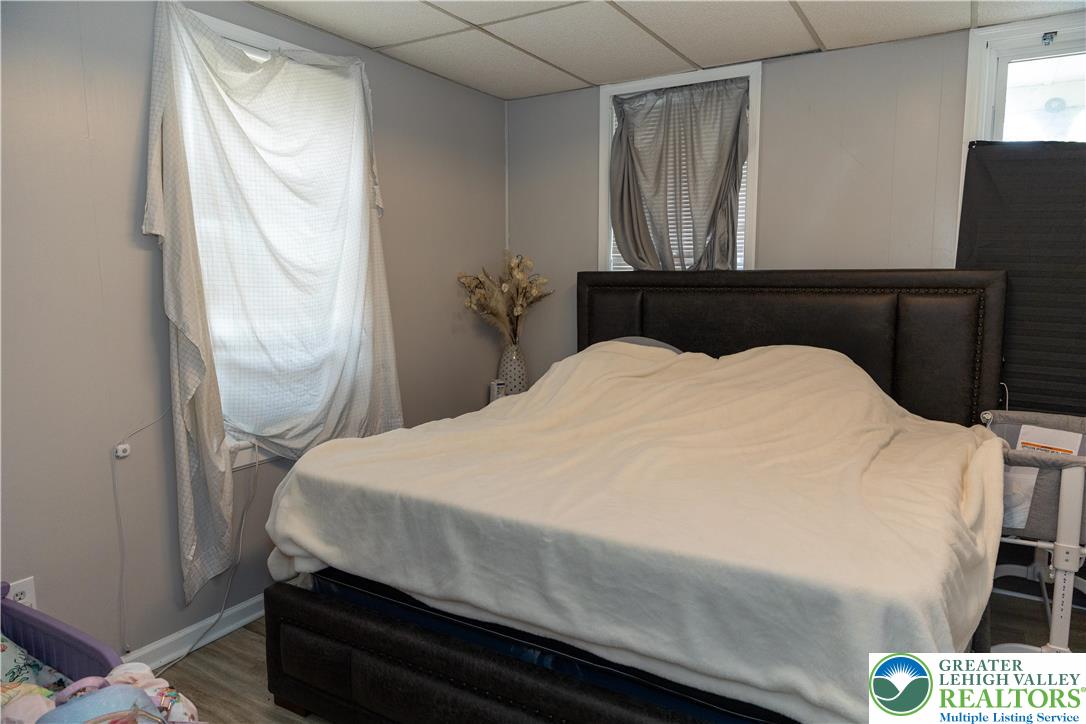 209 East South Street Property Photo 29