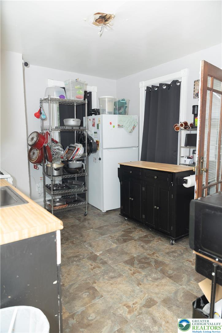 209 East South Street Property Photo 39