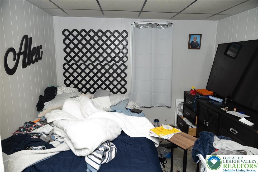 209 East South Street Property Photo 43