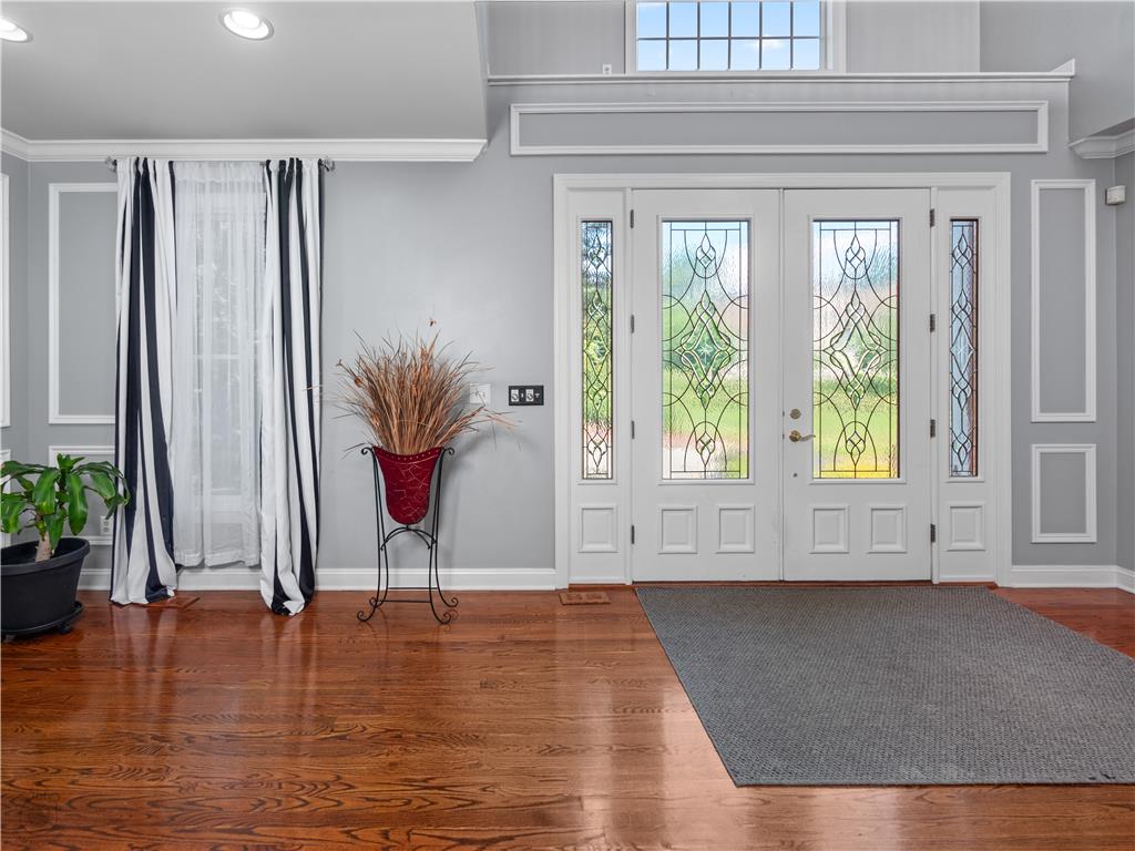 4450 Pond View Court Property Photo 6